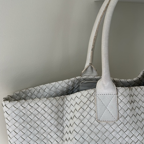Bottega Veneta White Cabat Tote - Picture 11 of 13